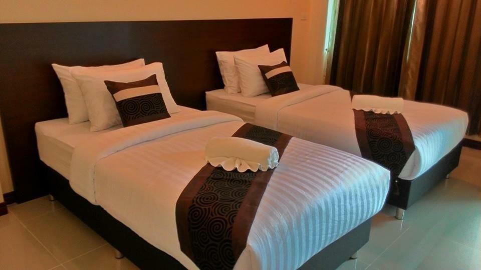 K2 Living Hotel Uttaradit Buitenkant foto