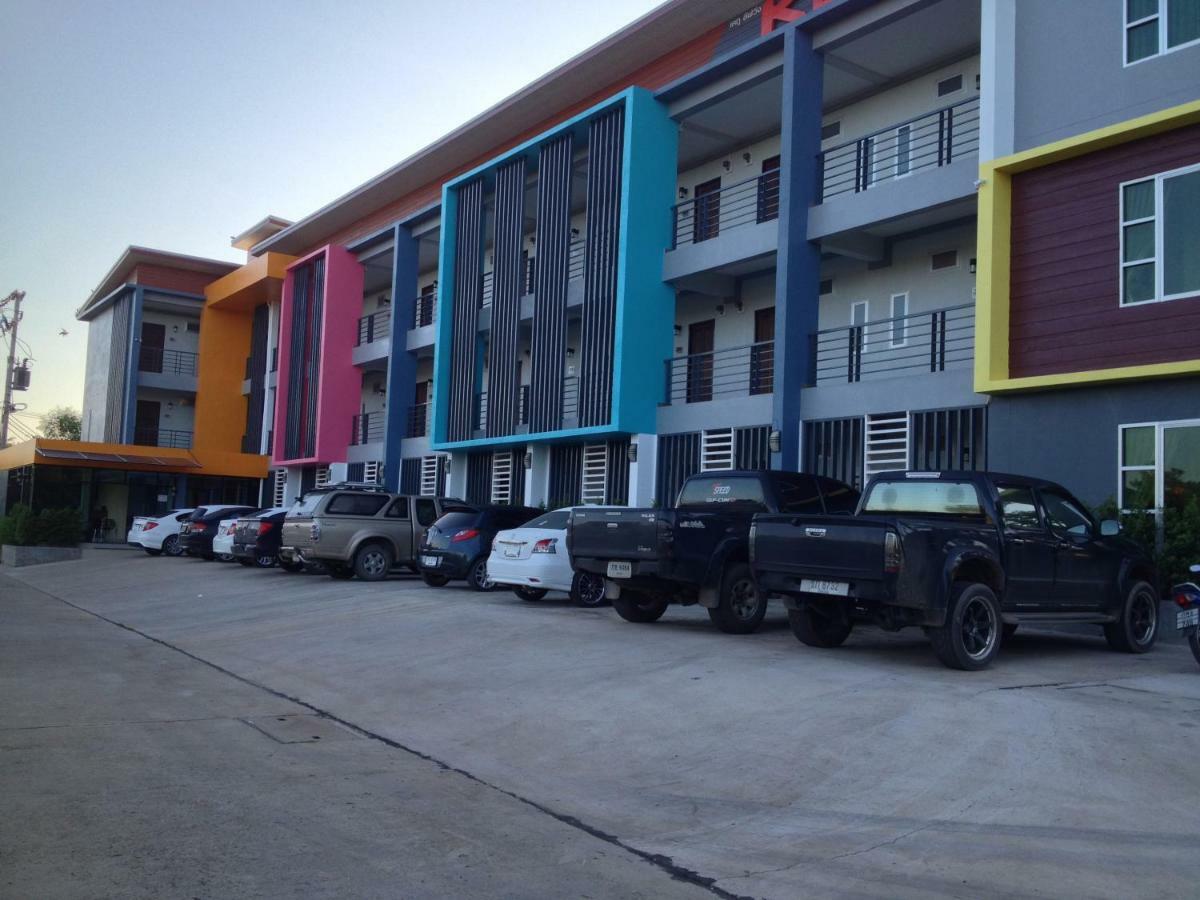 K2 Living Hotel Uttaradit Buitenkant foto