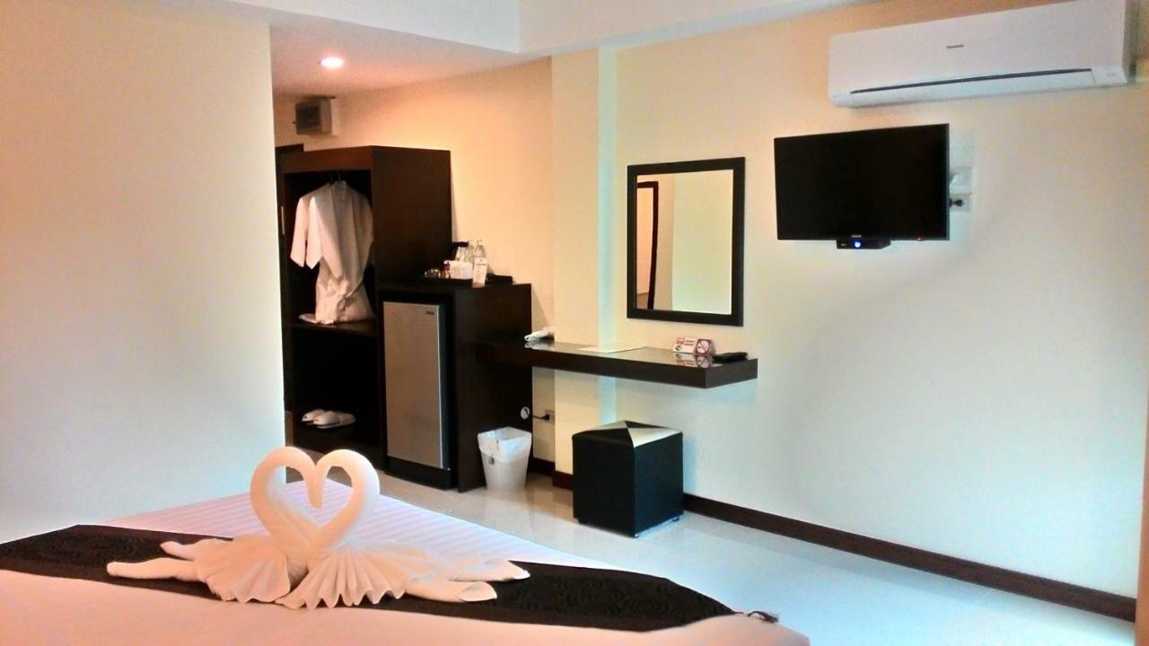 K2 Living Hotel Uttaradit Buitenkant foto